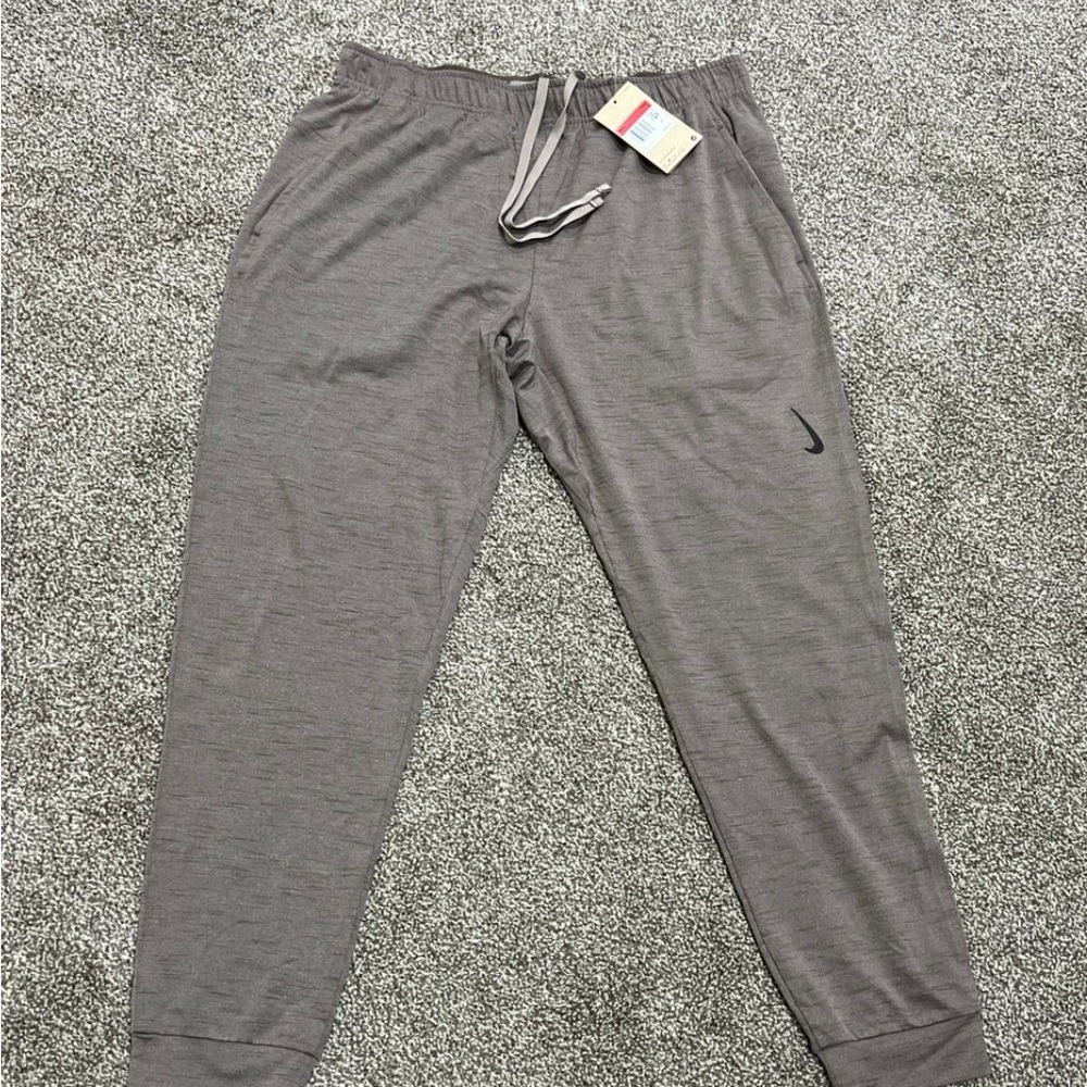 NWT Men’s Nike Yoga Joggers